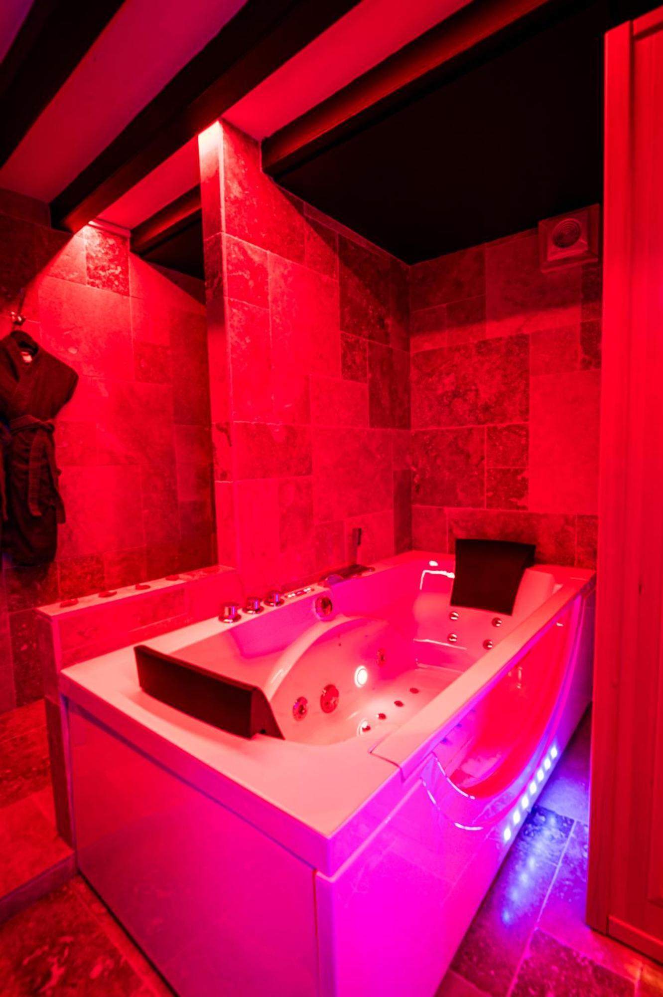 Loveroom Sauna, Balneo, Parking Prive Dans Le Centre De Honfleur Ruang foto